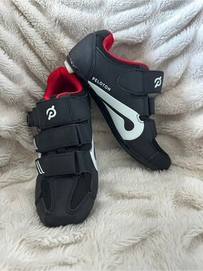 Peloton Black and White Cycling Shoes, size 37